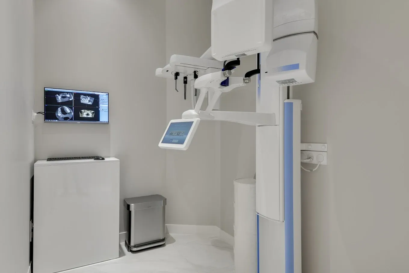 Salle de radiographie panoramique et scanner 3D du cabinet à Levallois-Perret