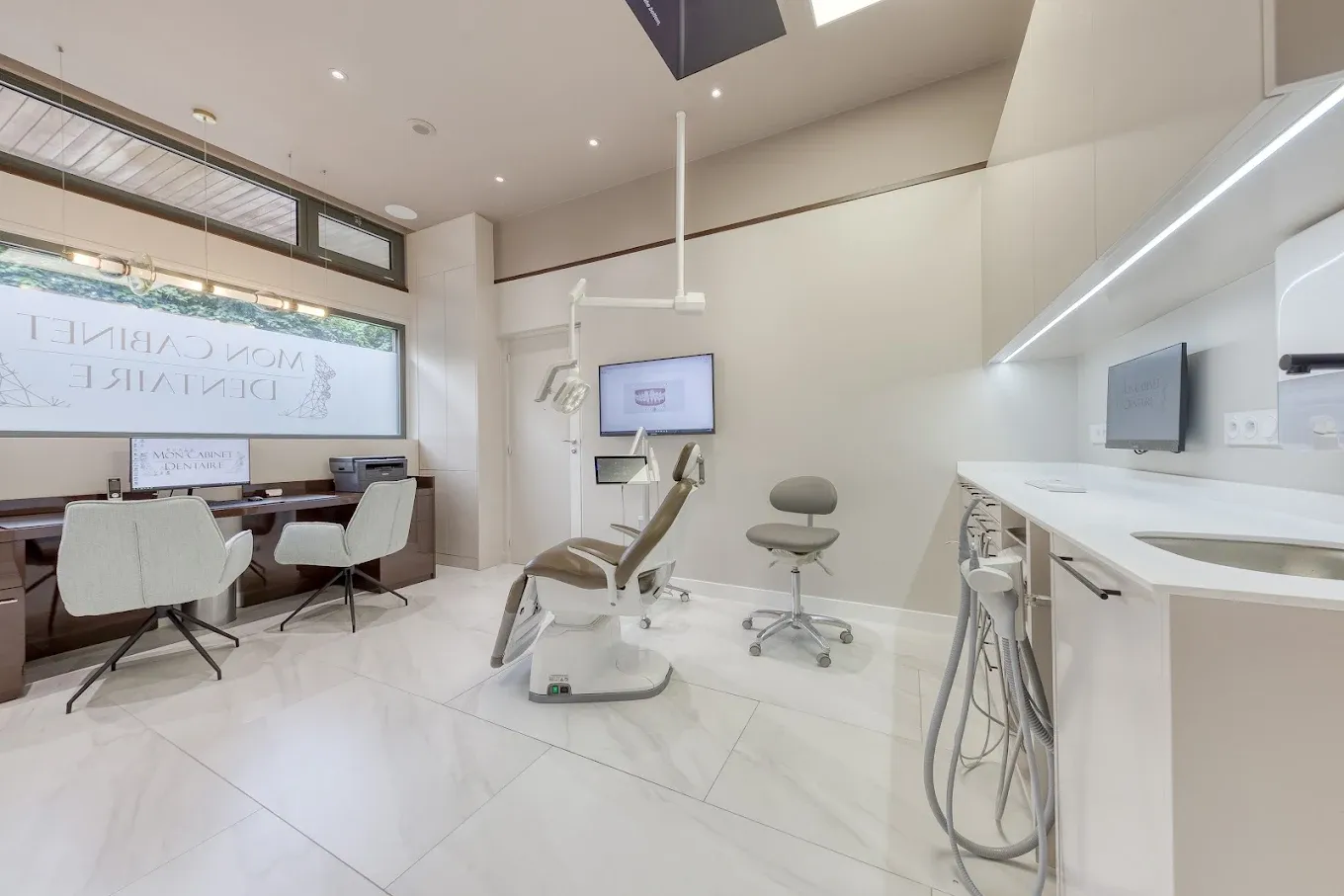 Salle de soins moderne du cabinet Mon Cabinet Dentaire à Levallois-Perret